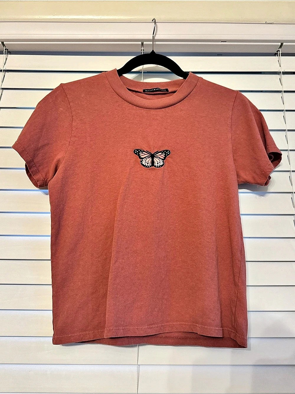 Brandy Melville Dusty Rose Pink Embroidered Butterfly Baby Tee XS/S
